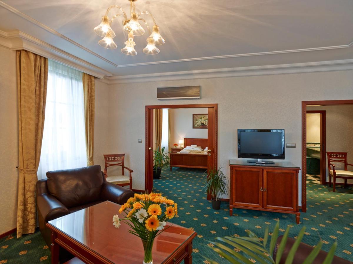 Hotel Stefanik Миява Экстерьер фото