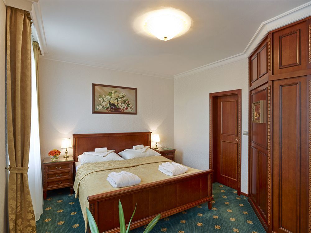 Hotel Stefanik Миява Экстерьер фото